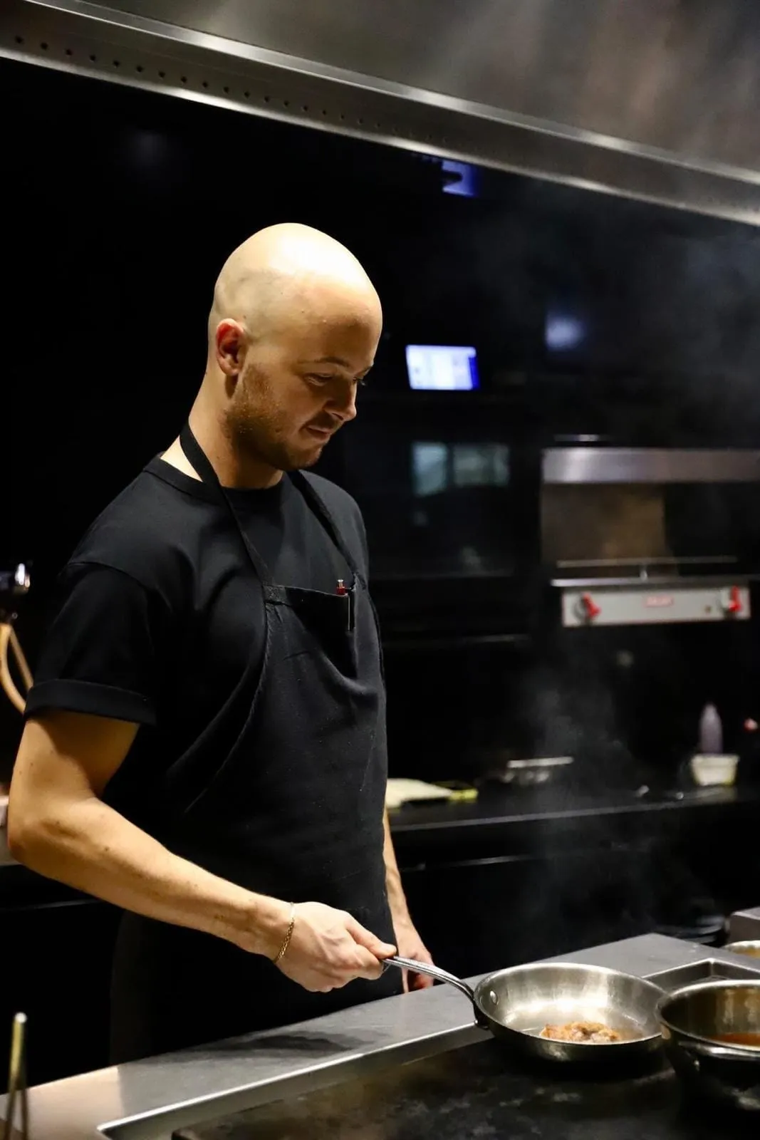 Hugo Vinatier, chef formé en cuisine étoilée — NOCTA traiteur Paris
